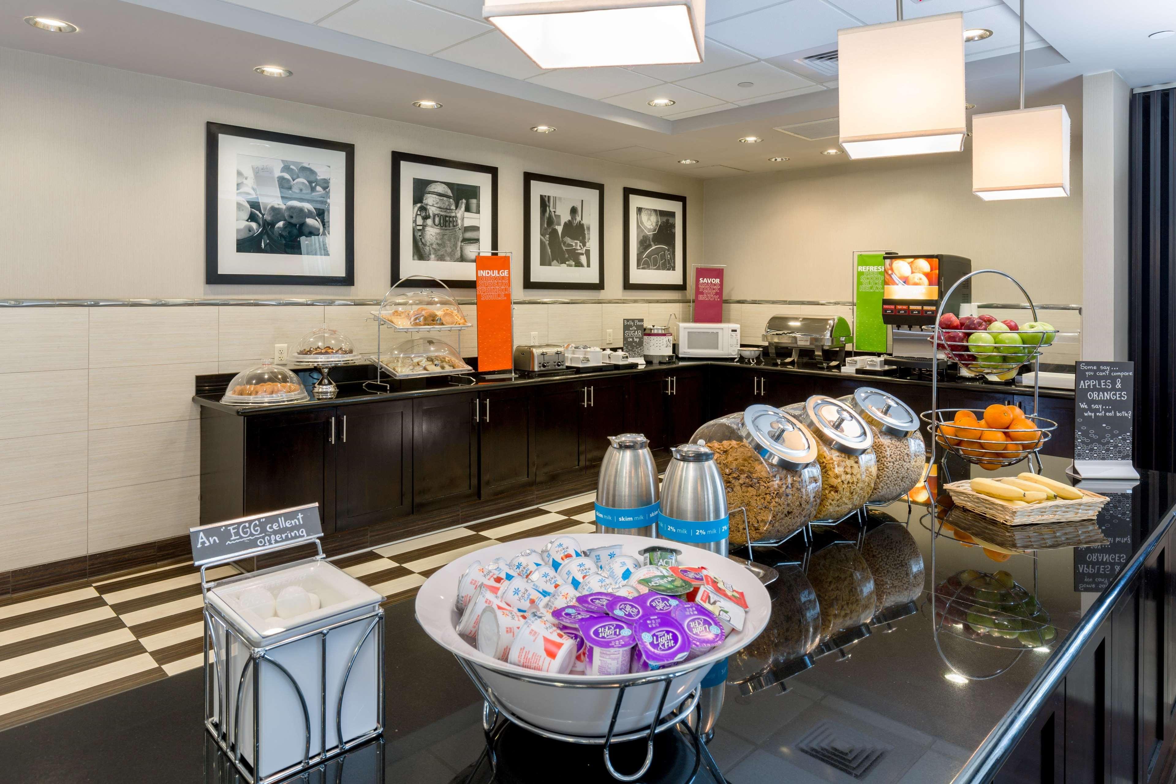 Hampton Inn & Suites San Diego-פוואי מראה חיצוני תמונה